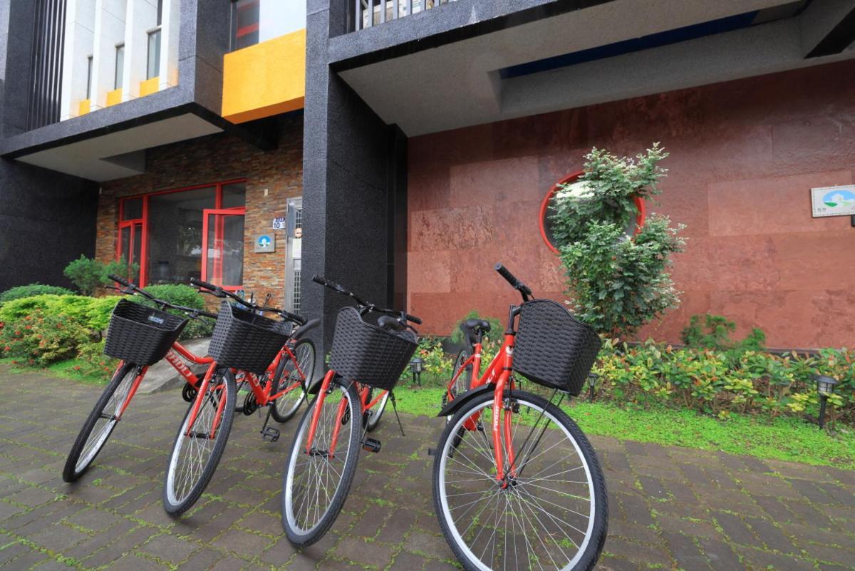 花蓮亮君經典民宿1館加2館民宿-東大門夜市-電梯包棟bright King Homestay Hualien Exterior foto