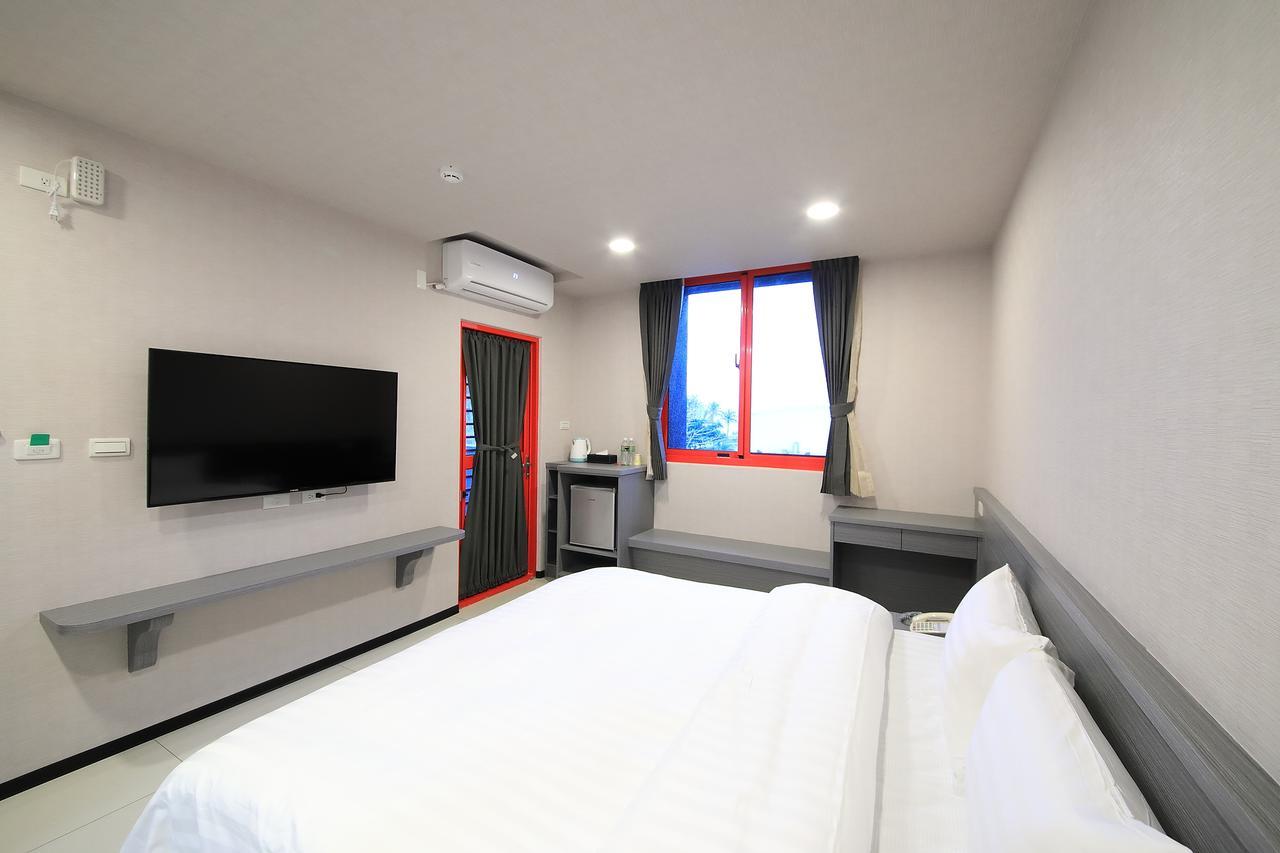 花蓮亮君經典民宿1館加2館民宿-東大門夜市-電梯包棟bright King Homestay Hualien Exterior foto