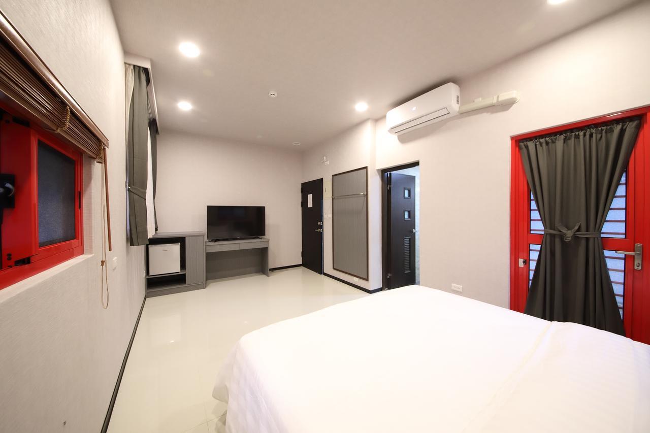 花蓮亮君經典民宿1館加2館民宿-東大門夜市-電梯包棟bright King Homestay Hualien Exterior foto